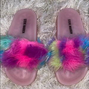 Steve Madden light up unicorn color flip flop furry sandals